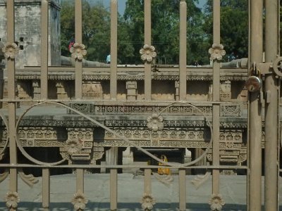 1AdalajStepWell (1)