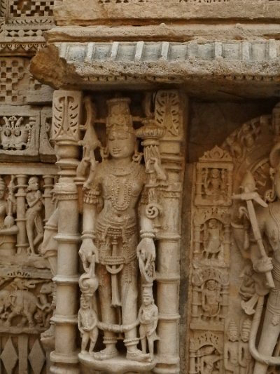 RaniStepwell (167)