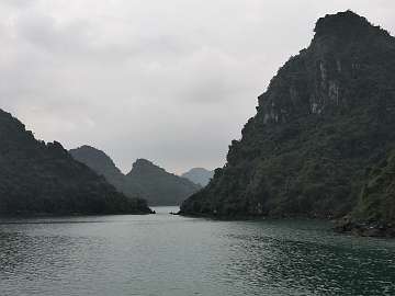 HaLong (833)